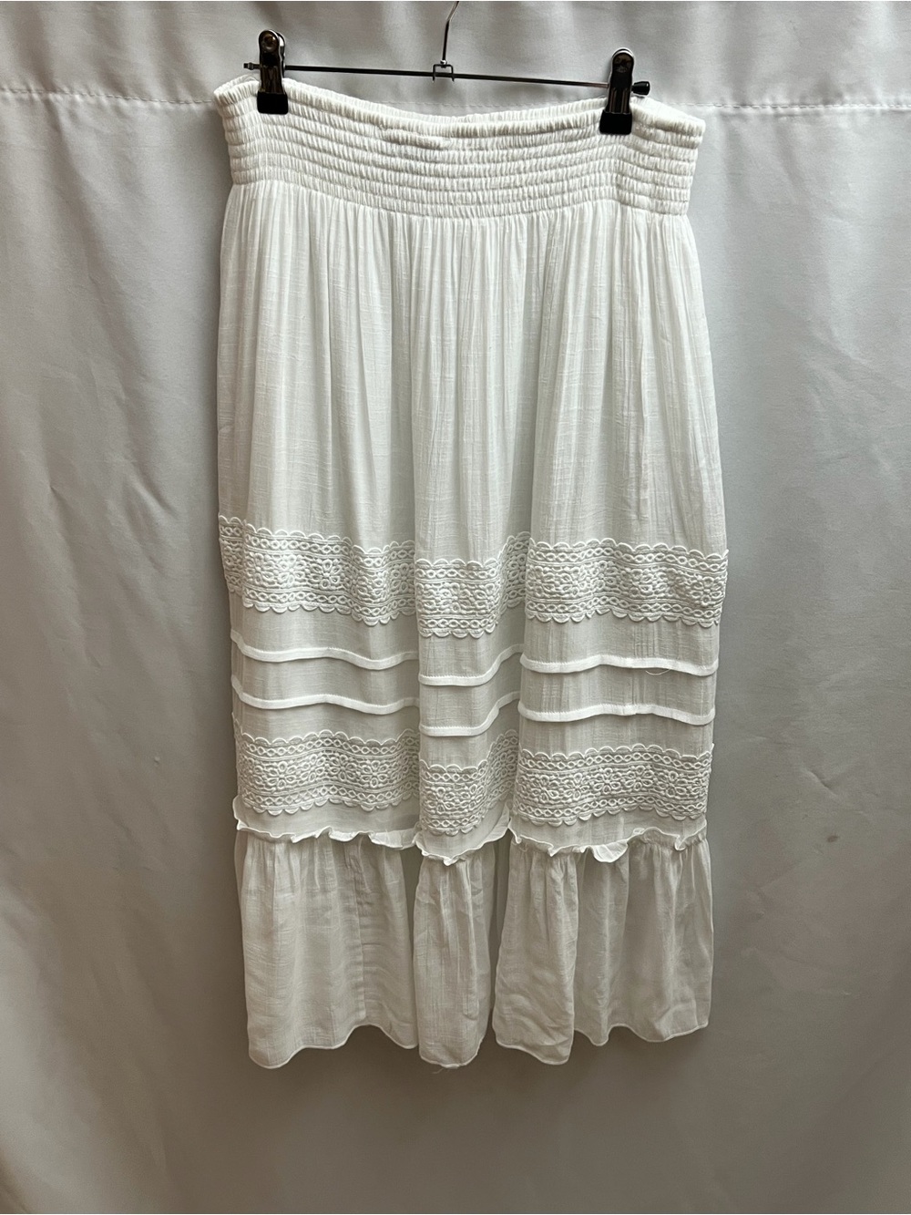 J Gee White Boho Lace Tiered Maxi Skirt Smocked Waist Size Large - Picture 2 of 6
